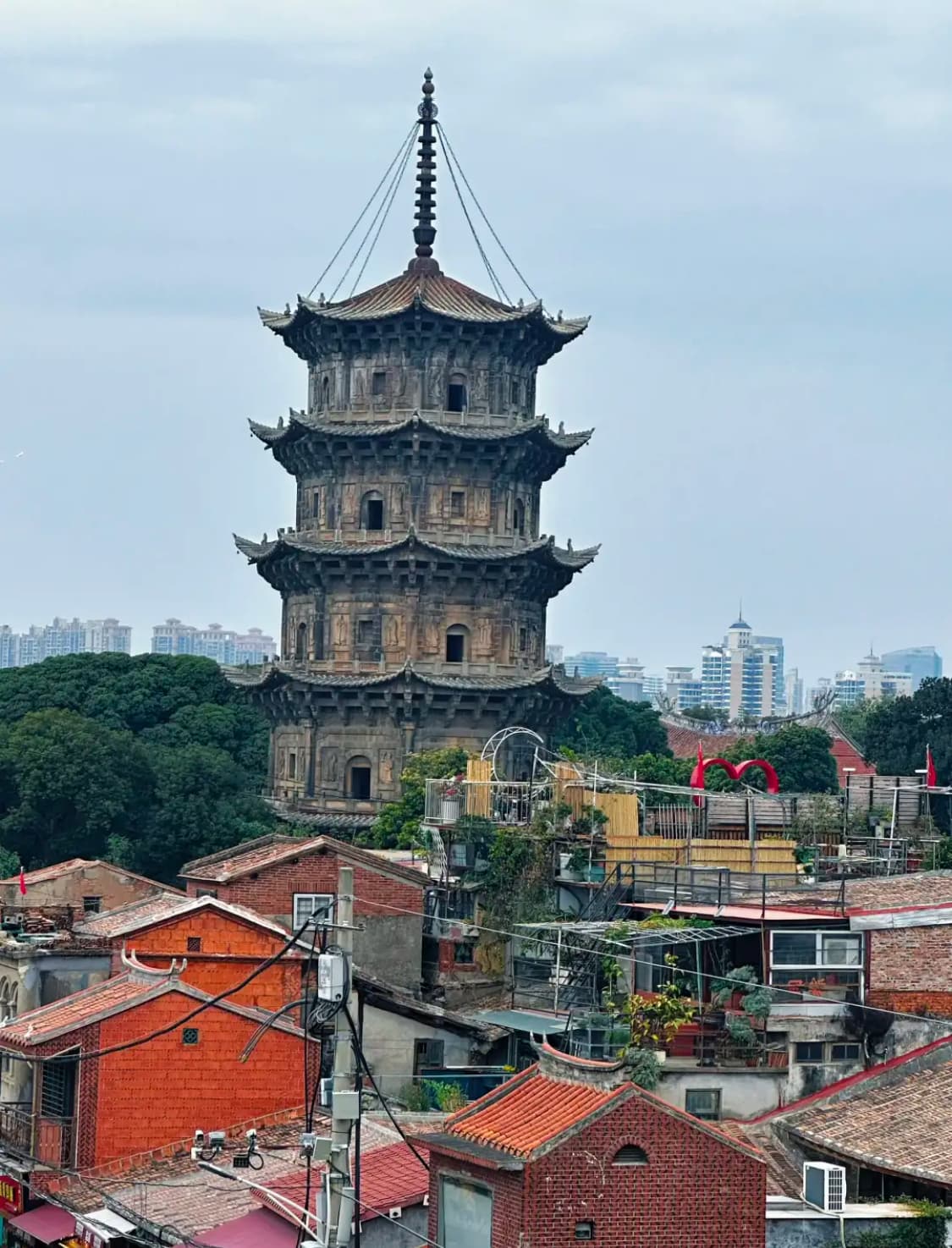 Kaiyuan Temple Quanzhou Fujian China monument in Xi Jie, Li Cheng Qu, Quan Zhou Shi (362001), Fu Jian Sheng, China, Fujian Province - Indo-Chinese Buddhist architecture style, Indian Buddhist architecture style, Nagara architecture style, Indian Temple architecture style (Medieval) - thumbnail
