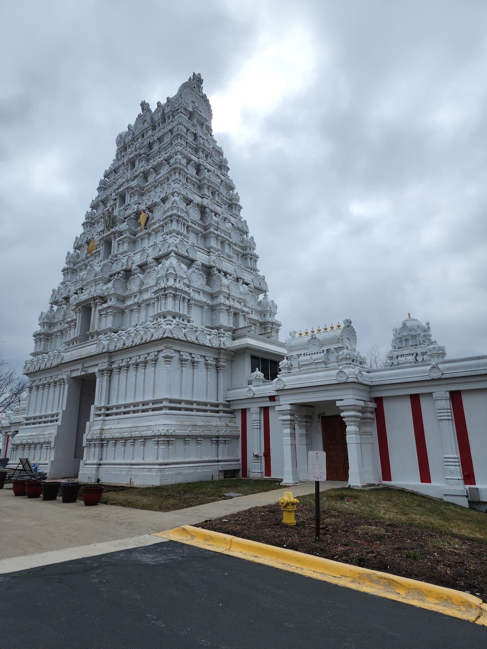 Hindu Temple Greater Chicago Lemont temple in Lemont Road, Lemont (60439), DuPage County, Illinois, United States, Illinois - Dravida architecture style, Tamil Nadu Kovil architecture style, Pancharatra Agama architecture style, Diaspora Hindu architecture style (Modern Period) - thumbnail