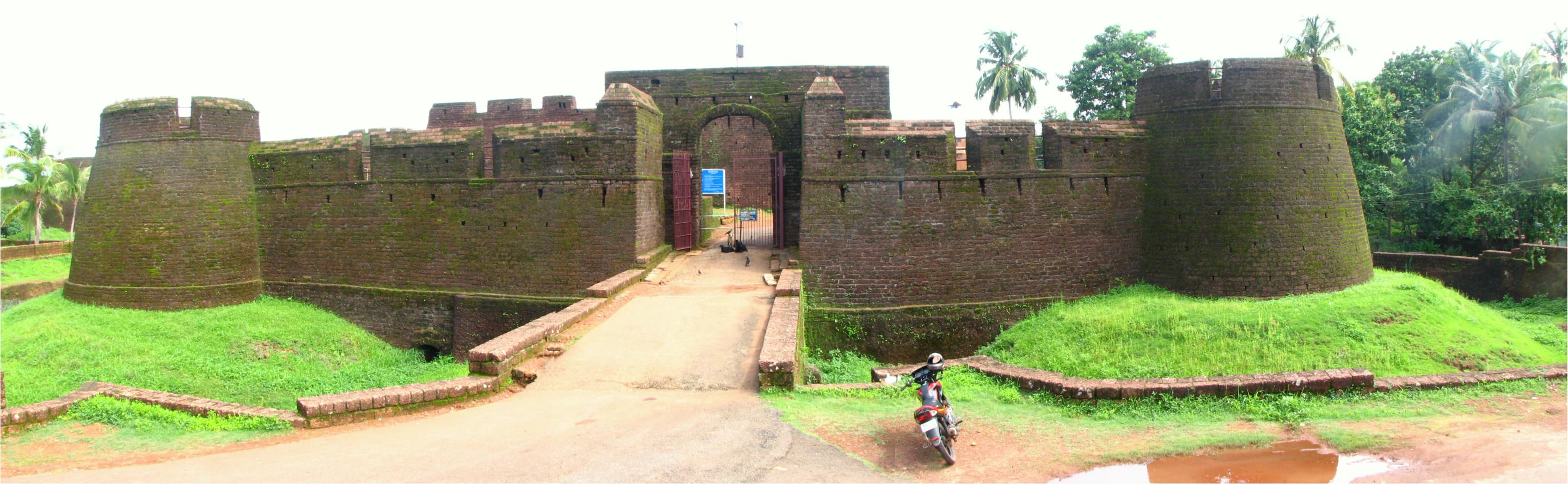 Bekal Fort Kasaragod fort in PO, Fort, Bekal (671316), Kerala, India, Kerala - Kerala architecture style, Dravidian architecture style, Vijayanagara architecture style, Military architecture style (Nayaka Period) - thumbnail