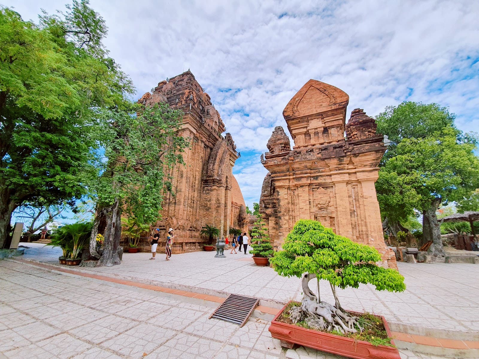 Po Nagar Cham Towers Nha Trang Vietnam monument in Hai Tháng Tư, Nha Trang (650000), Khánh Hòa, Vietnam, Khanh Hoa - Dravida-Champa architecture style, Dravida architecture style, Nagara architecture style, Indic Temple architecture style (Medieval Period) - thumbnail