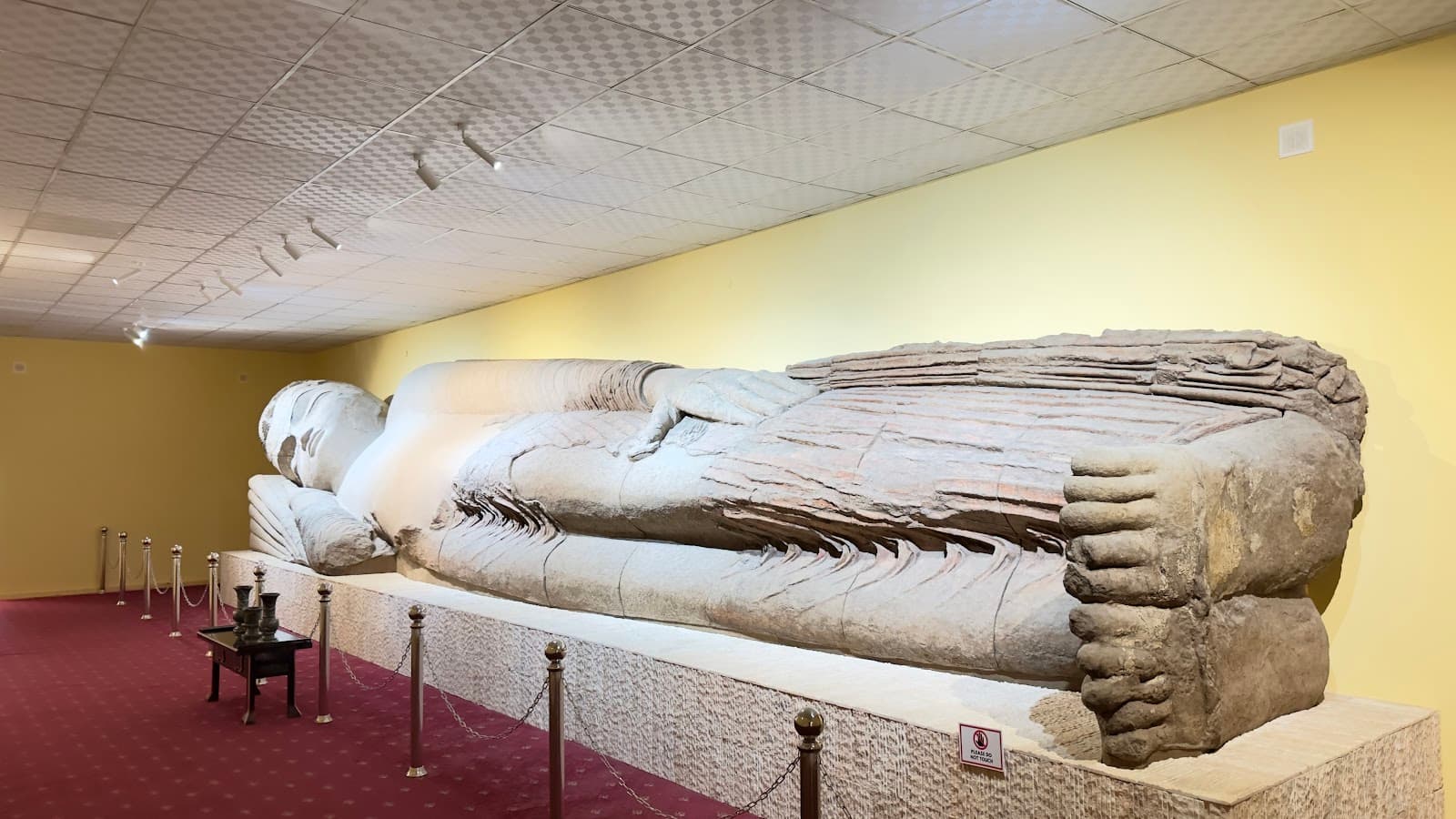 Takhti Sangin, dramatically situated at the confluence of the Vakhsh and Panj rivers in southern Tajikistan, represents one of the most extraordinary and archaeologically significant ancient temples i...