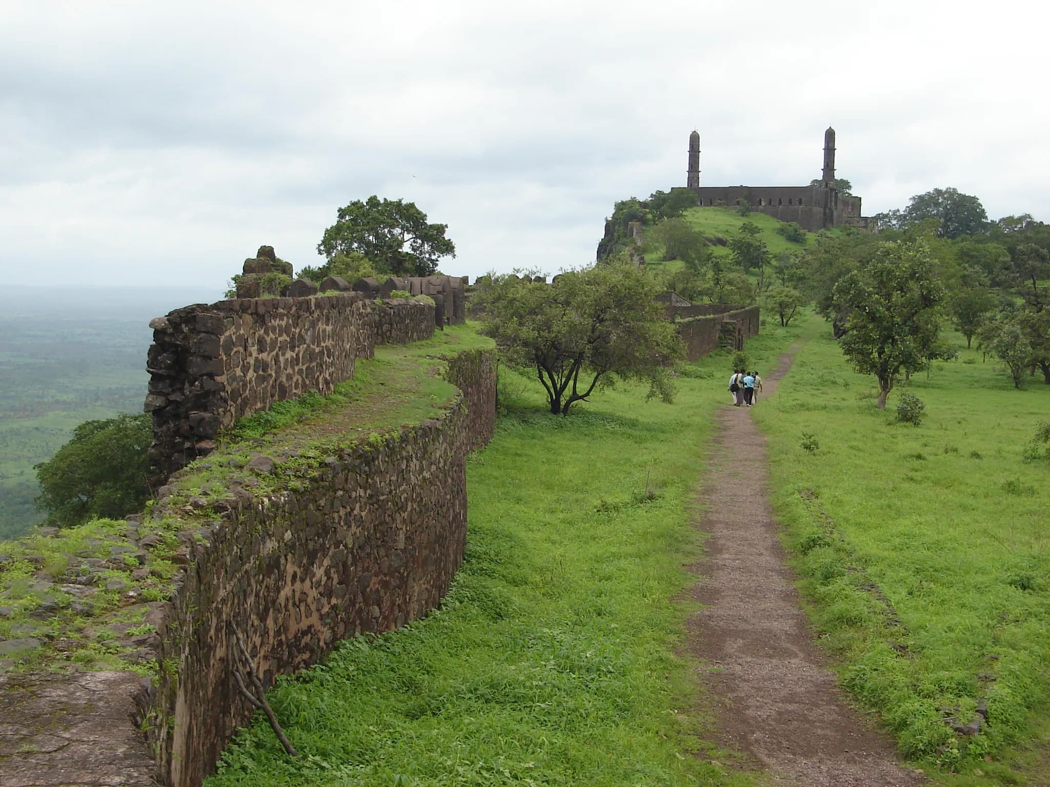 Asirgarh Fort Burhanpur monument in Burhanpur (450331), Indore Division, Madhya Pradesh, India, Madhya Pradesh - Indo-Islamic architecture style, Mughal architecture style, Rajput architecture style, Central Indian Vernacular architecture style (Maratha Period) - thumbnail