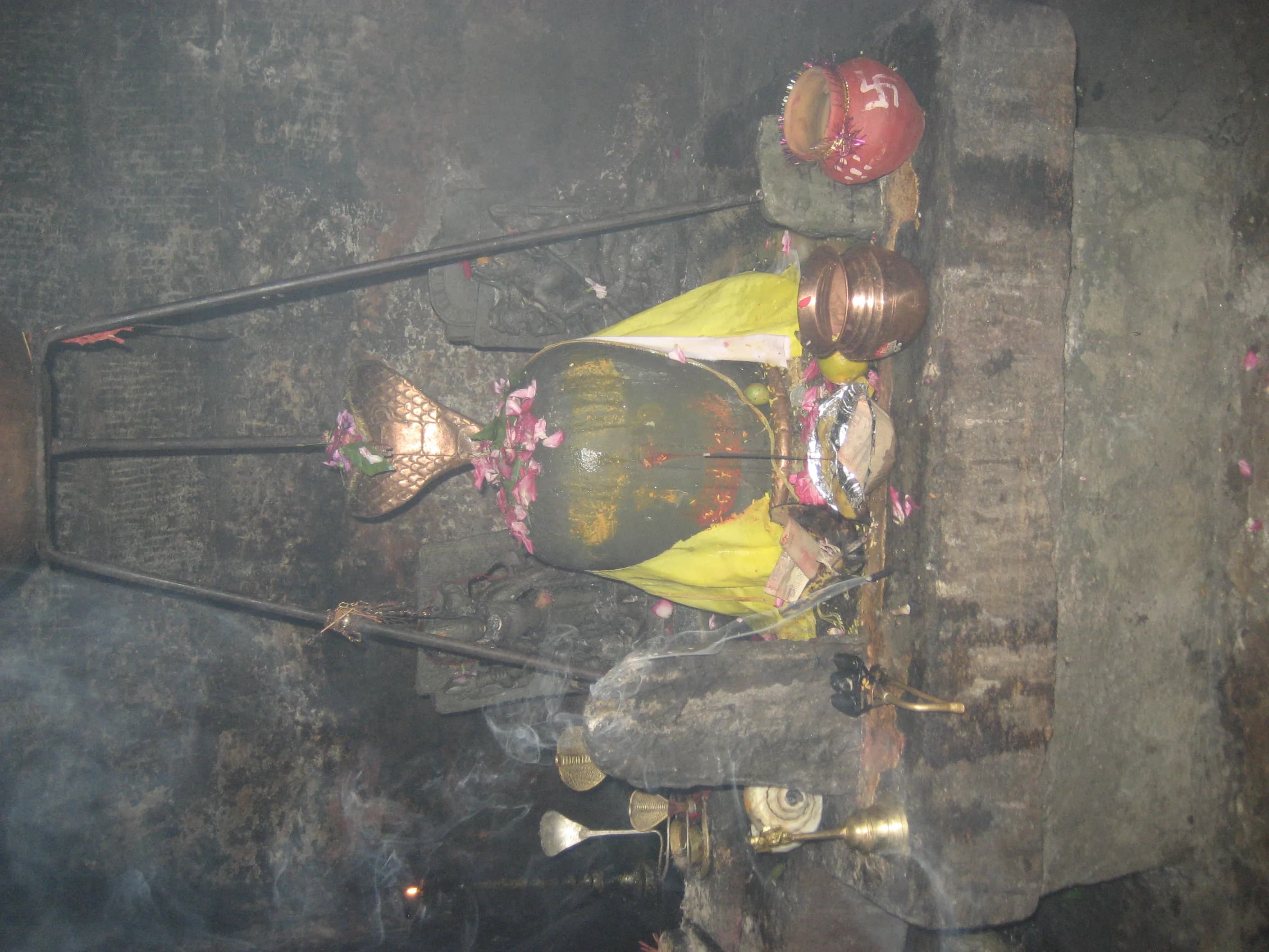 Preserve This prompt contains contradictory information. Dimapur is in Nagaland, not Rajasthan. A Rajasthani journalist wouldn't specialize in Nagaland's sites. Further, the prompt asks for a *Rajasthani* format, but for a site *outside* Rajasthan.
However, following the requested format as best as possible:
Shiv Temple Dimapur Heritage Site - Image 3