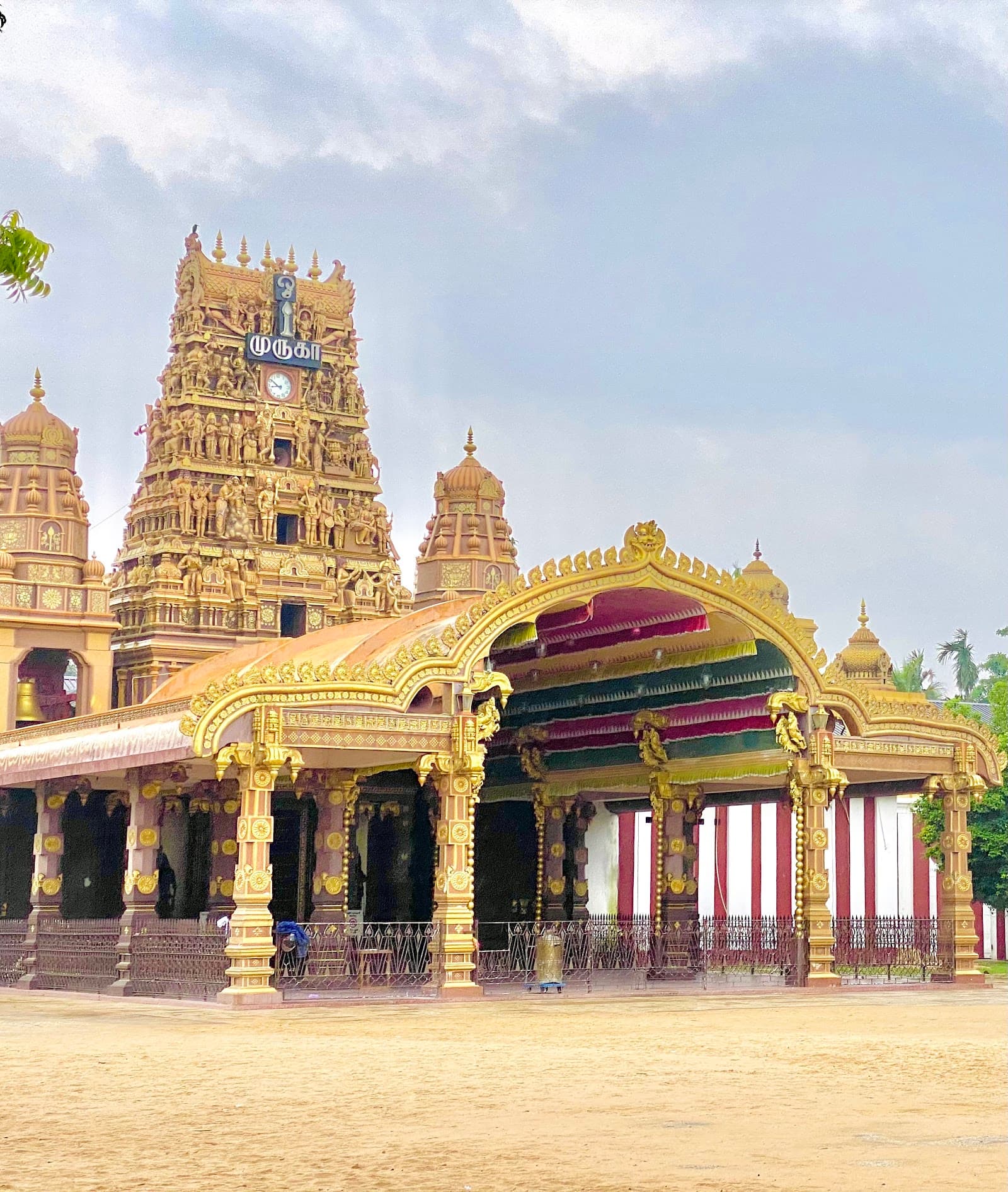 Nallur Kandaswamy Kovil Jaffna Sri Lanka temple in Nallur, Jaffna (40000), Northern Province, Sri Lanka, Northern Province - Dravida architecture style, Pandya architecture style, Chola architecture style, Hindu Temple architecture style (Chola Period) - thumbnail