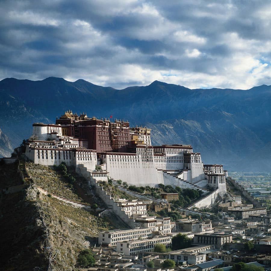 Potala Palace Lhasa Tibet monument in Bei Jing Zhong Lu, Cheng Guan Qu, La Sa Shi (850000), Xi Zang Zi Zhi Qu, China, Tibet - Indo-Tibetan architecture style, Pala architecture style, Gupta architecture style, Mandala architecture style (Pala Period) - thumbnail
