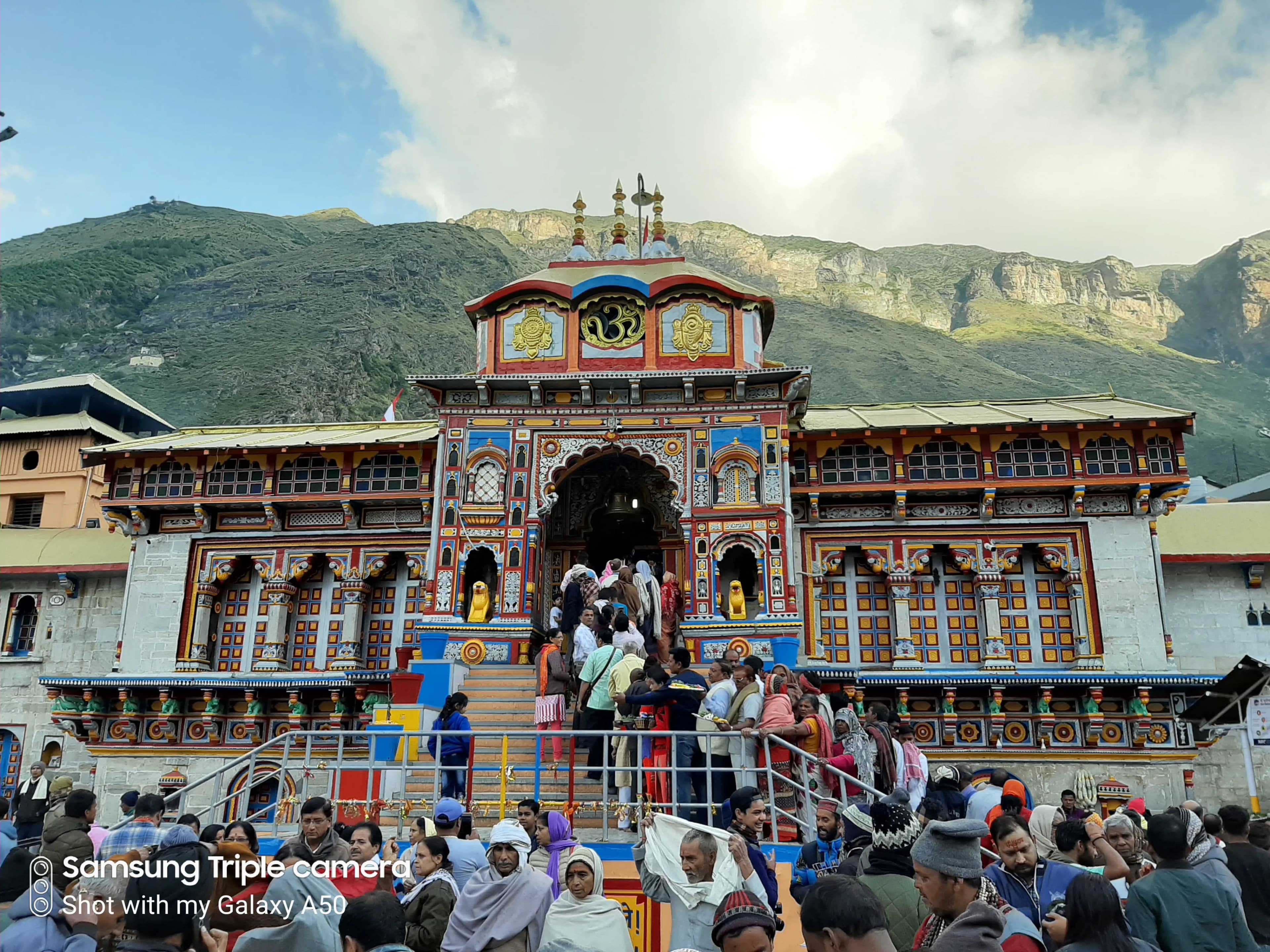 Badrinath Temple Chamoli temple in Badri to Mata Murti Road, Badrinath (246422), Garhwal Division, Uttarakhand, India, Uttarakhand - Nagara architecture style, Himalayan architecture style, Garhwali architecture style, Hindu Temple architecture style (North Indian Temple Style) - thumbnail